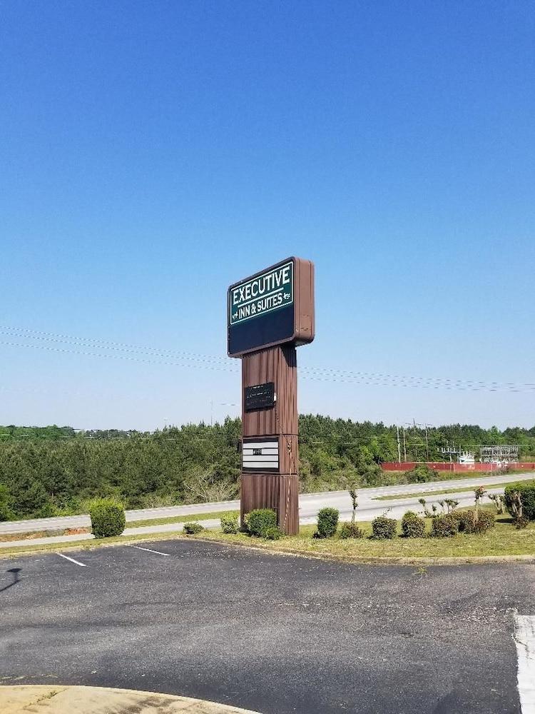 Days Inn By Wyndham Ozark Exteriér fotografie